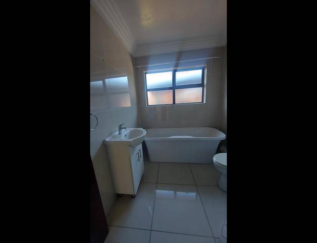 3 BEDROOM APARTMENT FOR SALE IN EVELEIGH